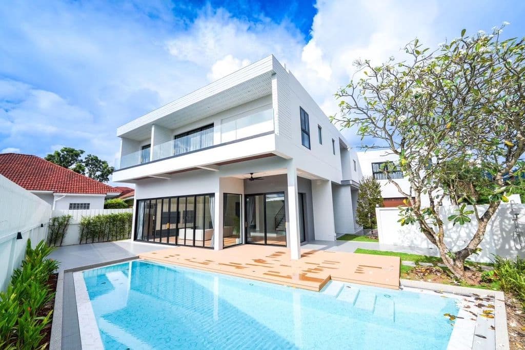 SALE & RENT Luxury Pool Villa in Land & House, Chalong – Phuket